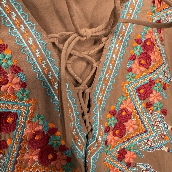 Tan Embroidered Lace Up Ruffle Bottom Boxy Batwing Top Cover Up Size S Boutique - Picture 2 of 15